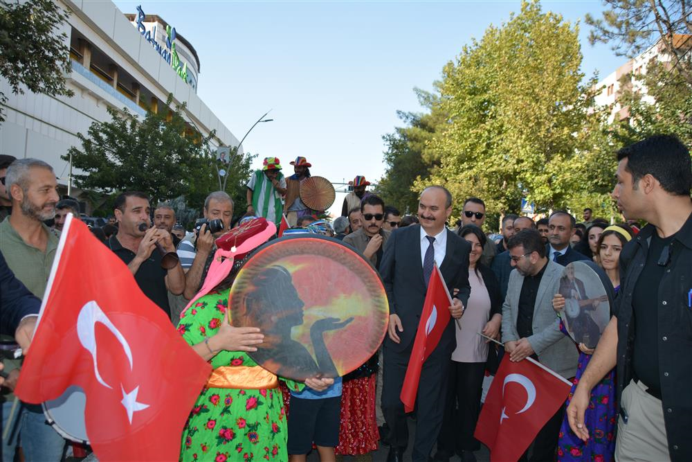 Festivaller yürüyüşle start alıyor!