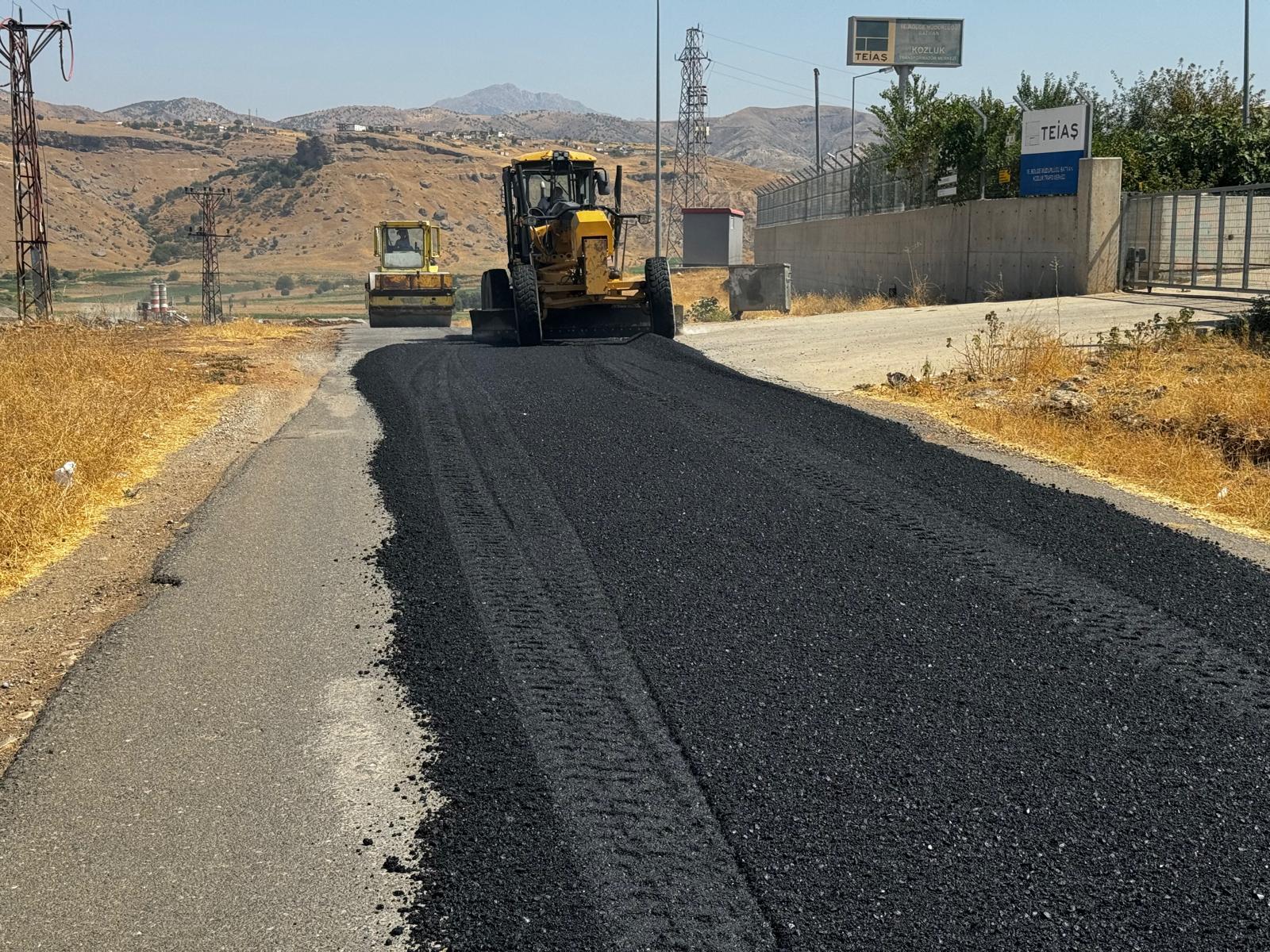Grup köy yolları asfaltlanıyor