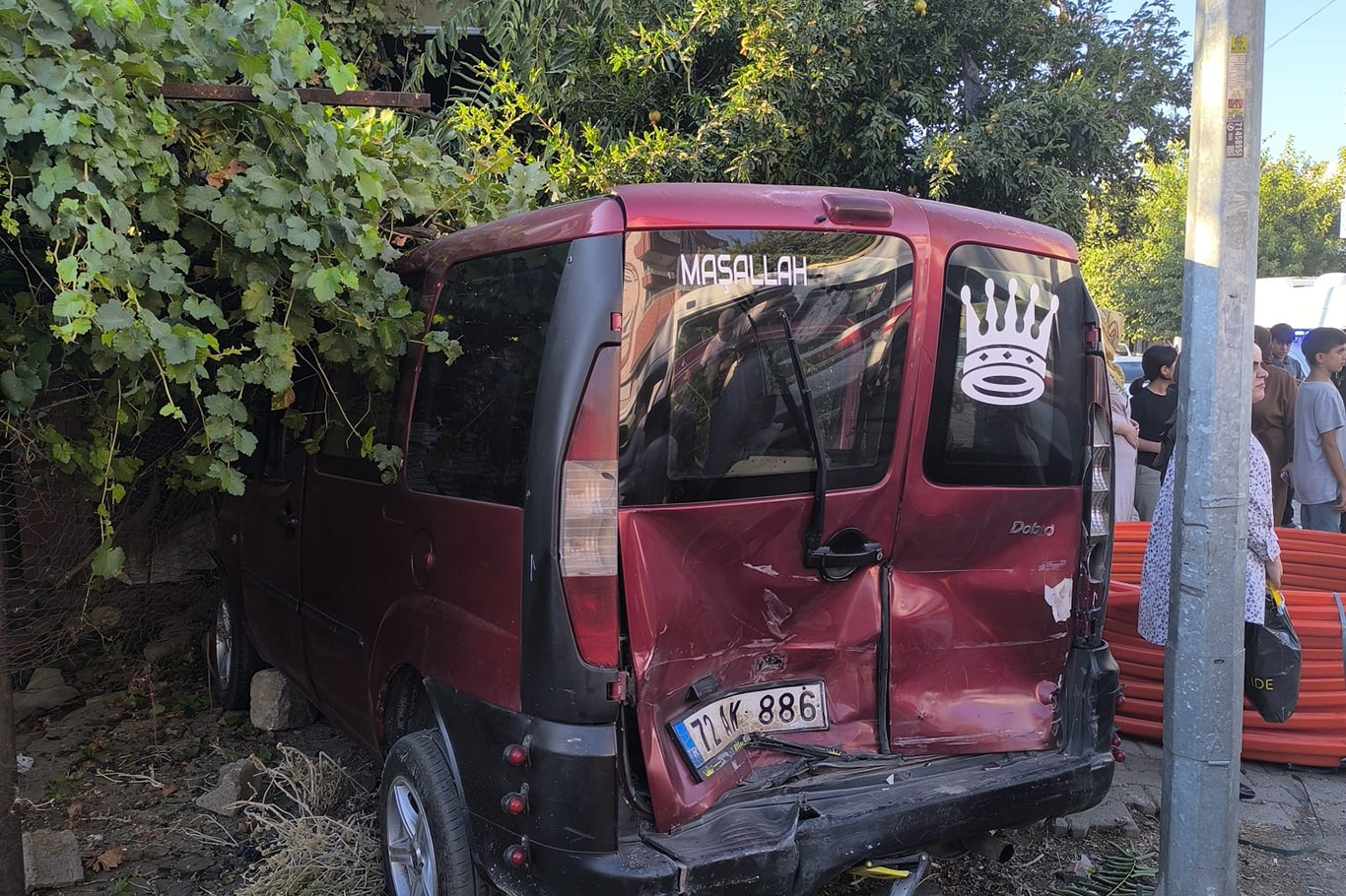 İki araç çarpıştı