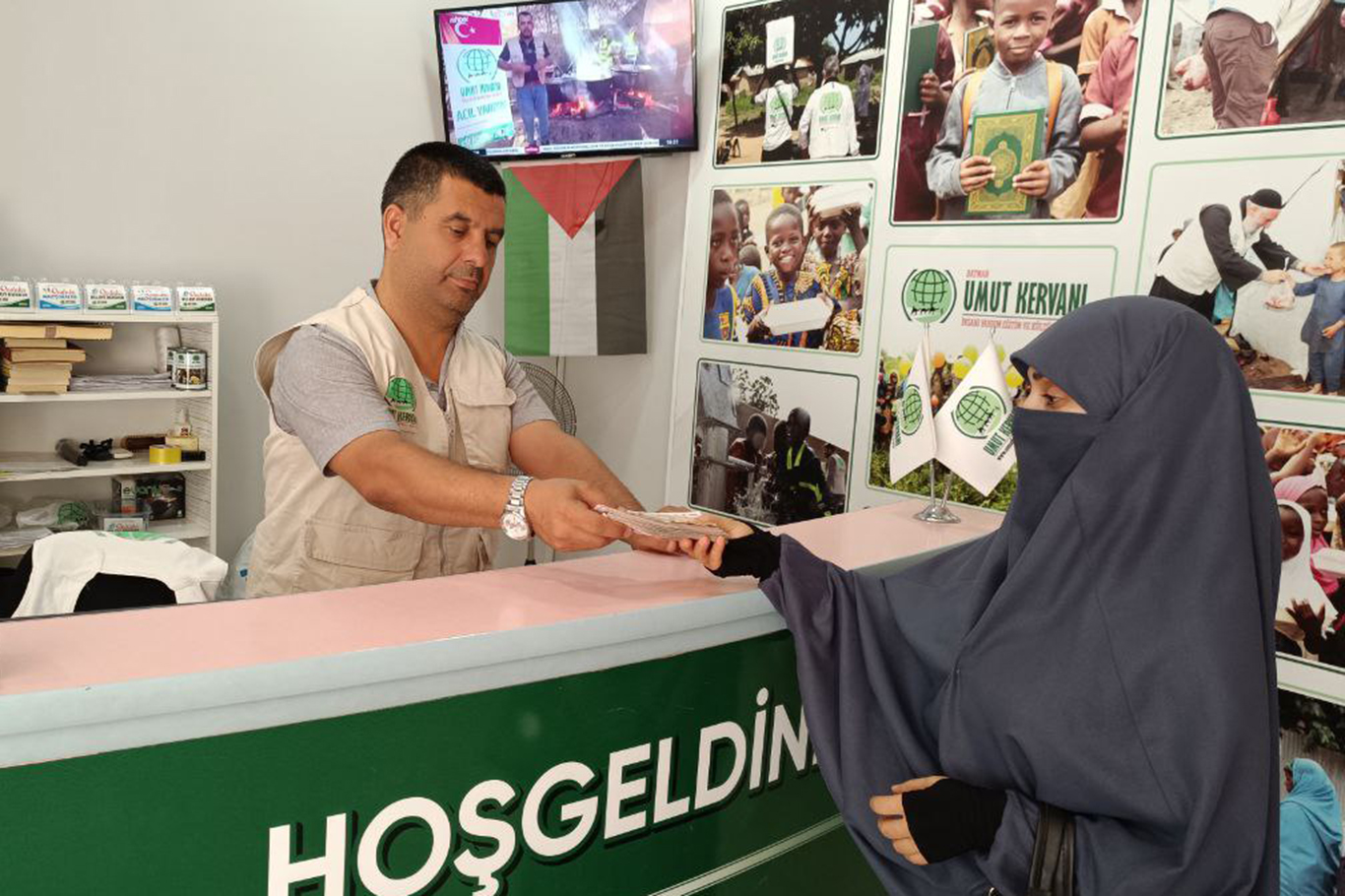 Maaşının tamamını Gazze’ye bağışladı