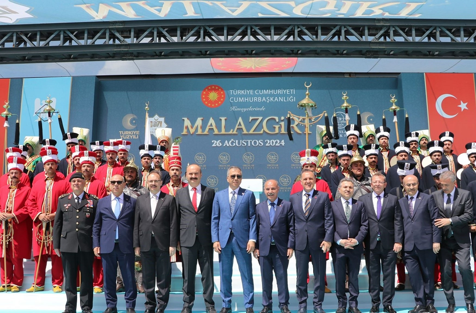 Vali Canalp, Malazgirt’teydi