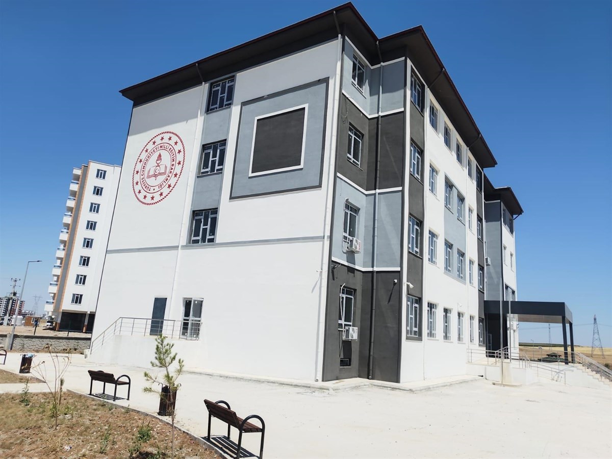 Arsa karşılığında okul yapıldı