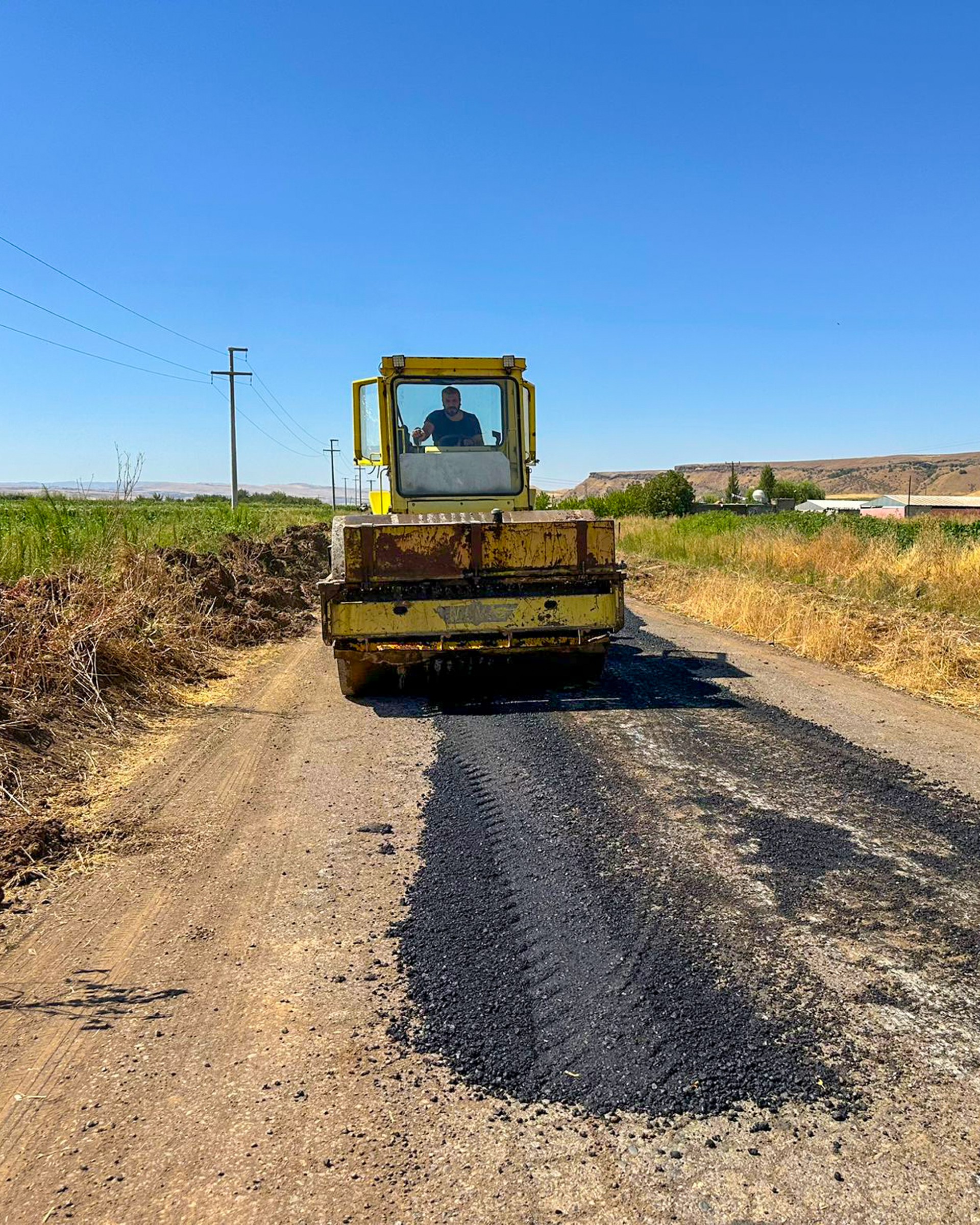 Asfalt yama çalışması devam ediyor