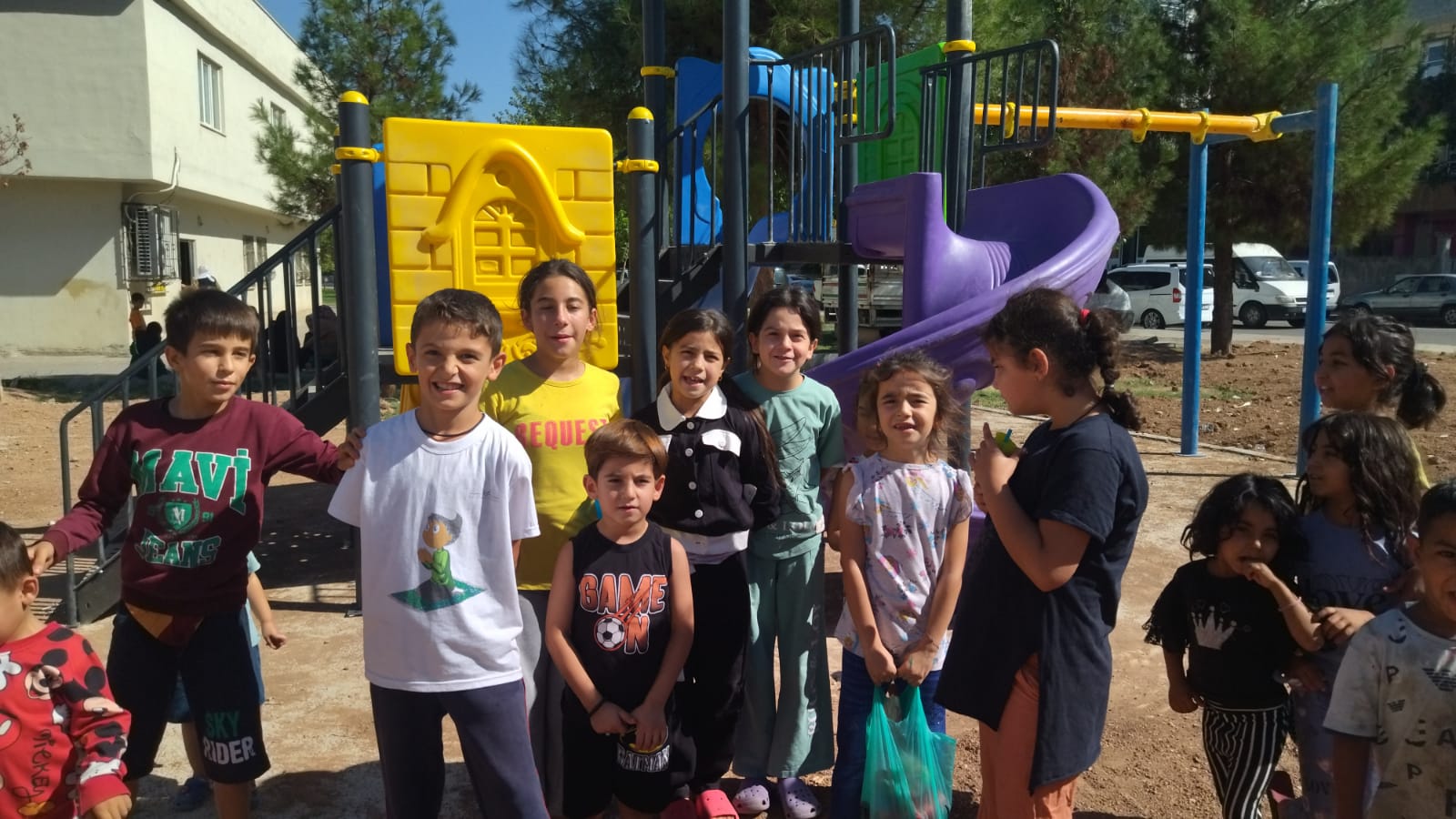 Çocuklar parklarına kavuştu