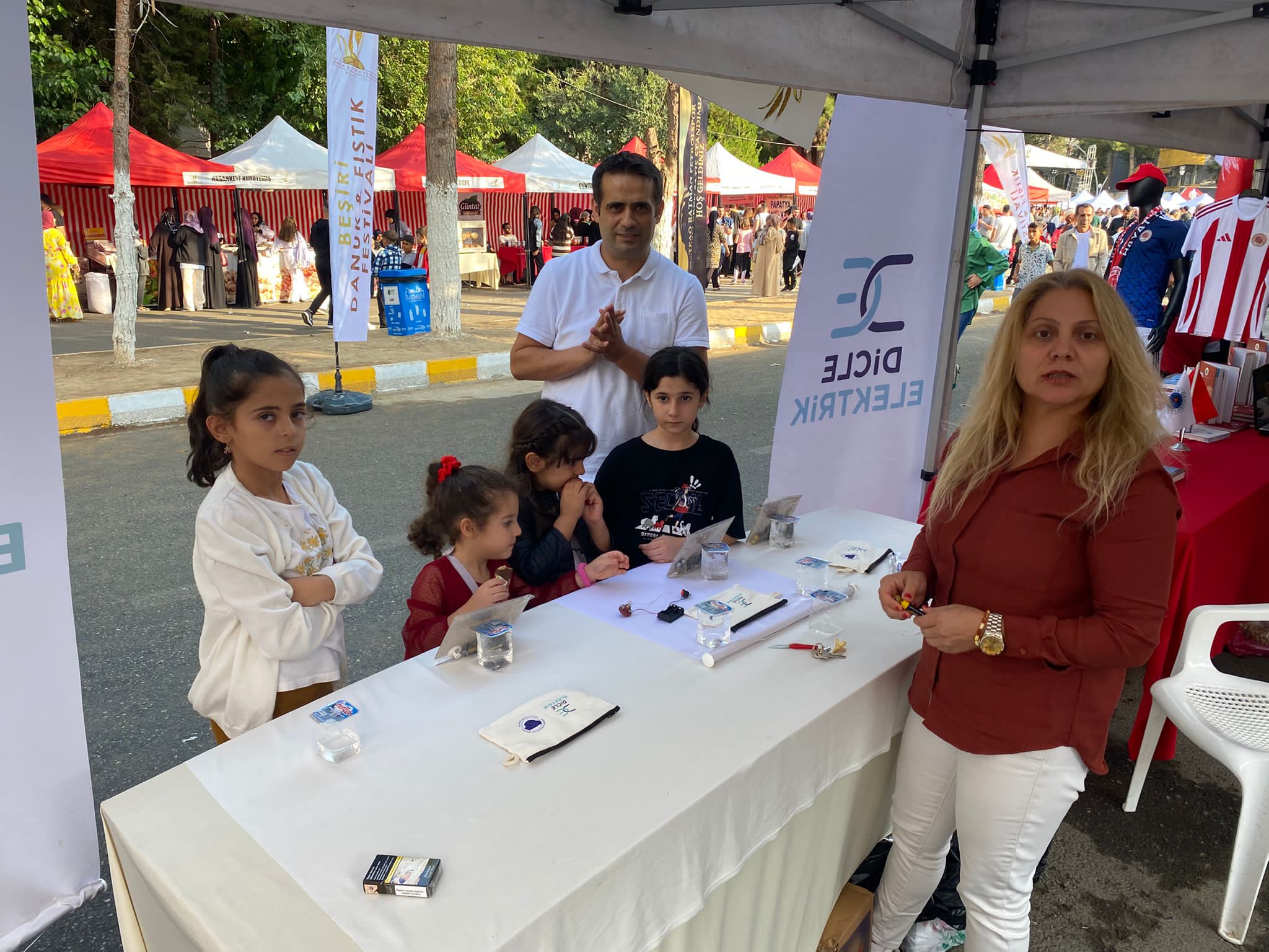 Dicle Elektrik, çocukları sevindirdi