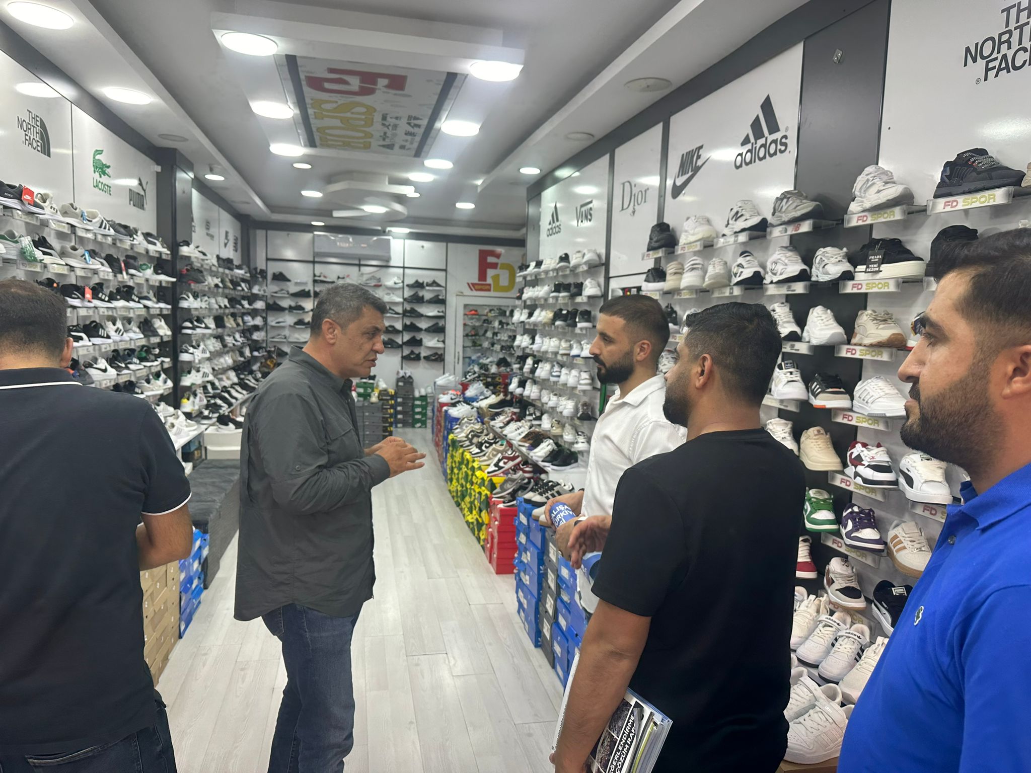 “Halk ekonomik zorluklarla boğuşuyor”