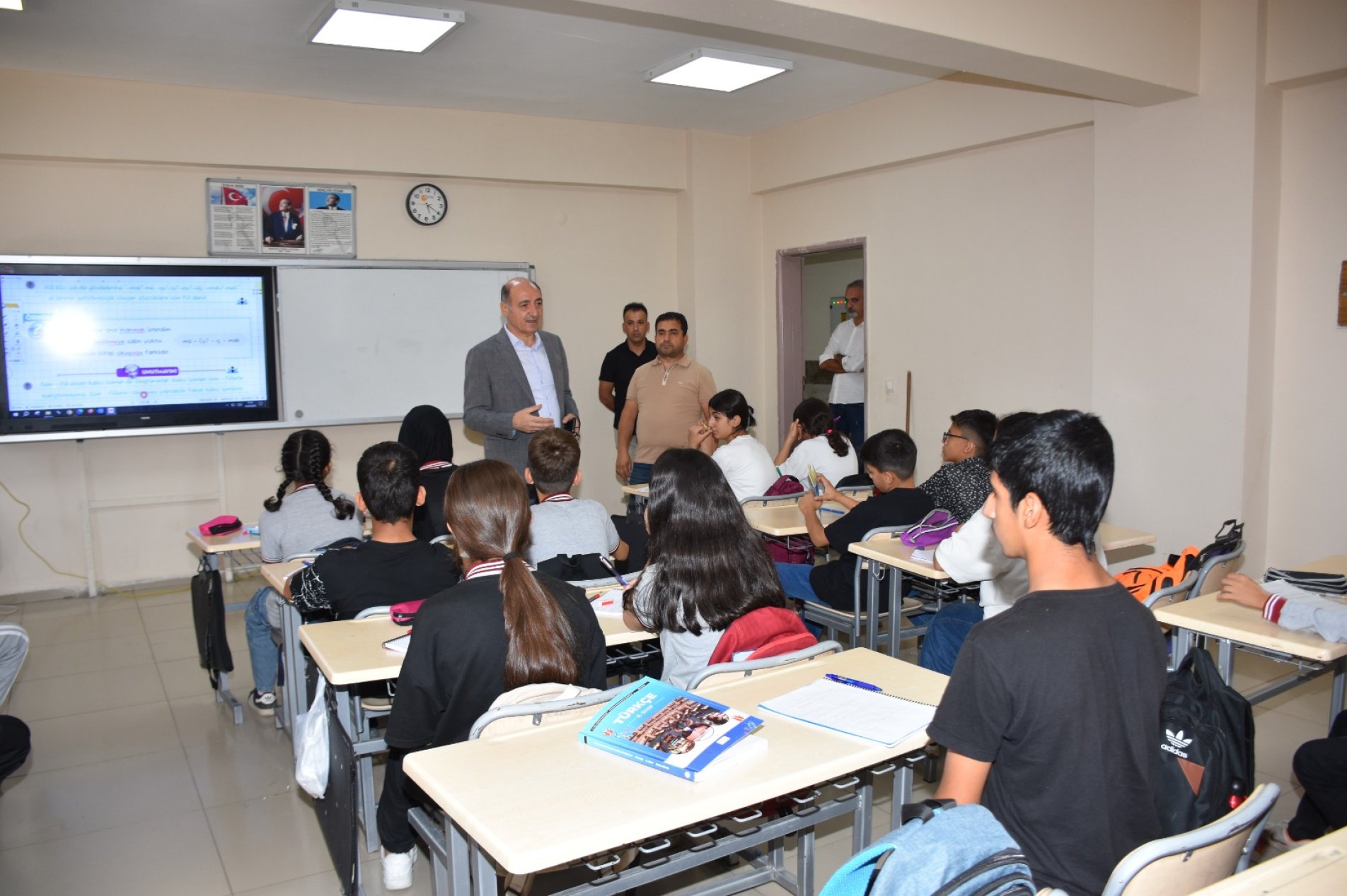 “Kitap okuma alışkanlığı geleceğin anahtarıdır”