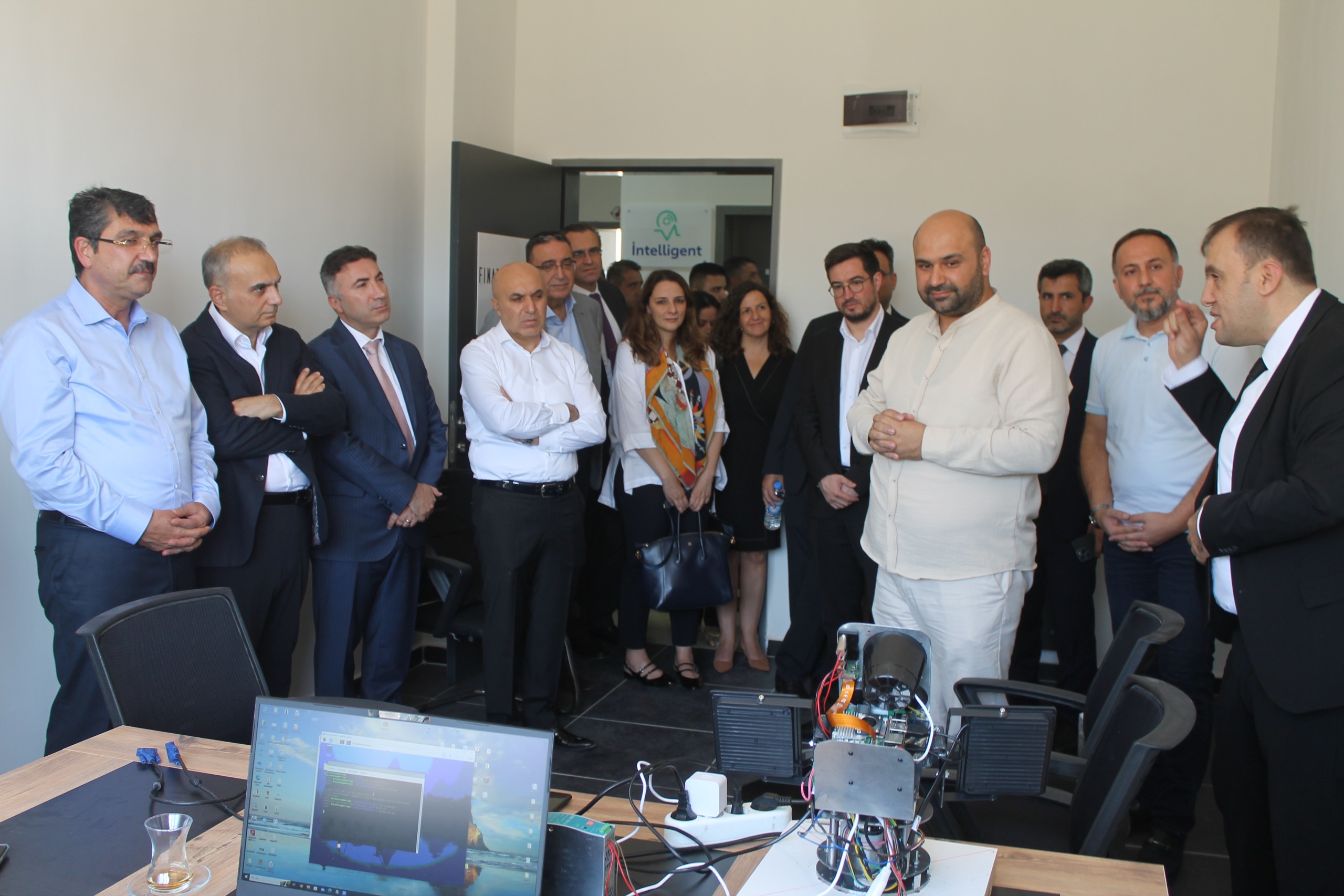 Sabancı Holding’den üniversiteye ziyaret