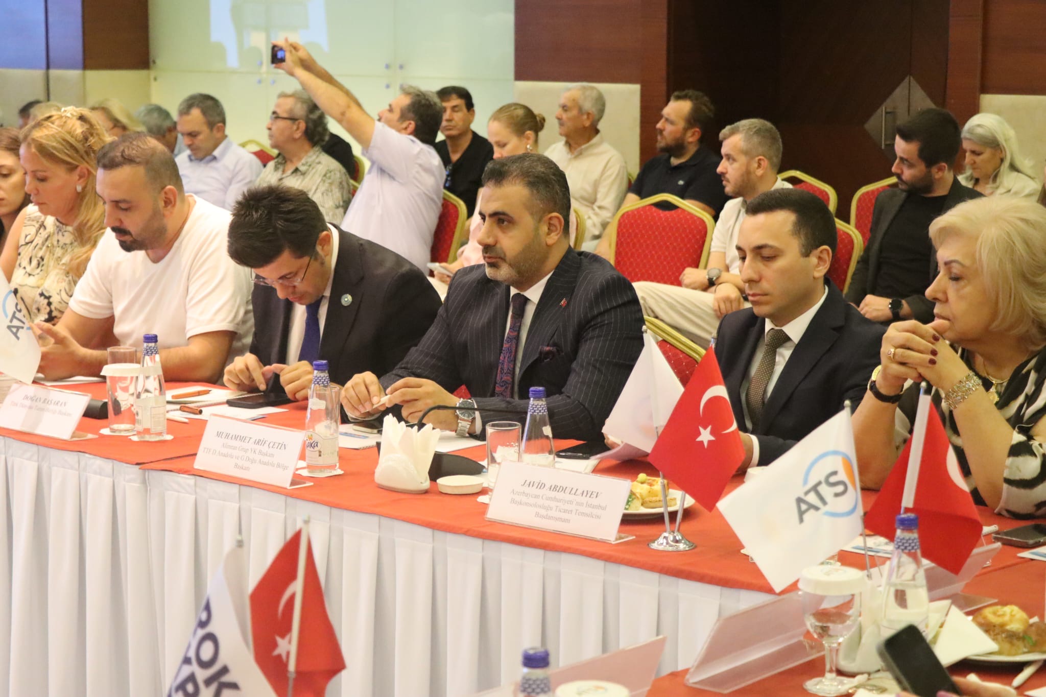 “Türk dünyası ile dengeli ilişkiler geliştirilmeli”