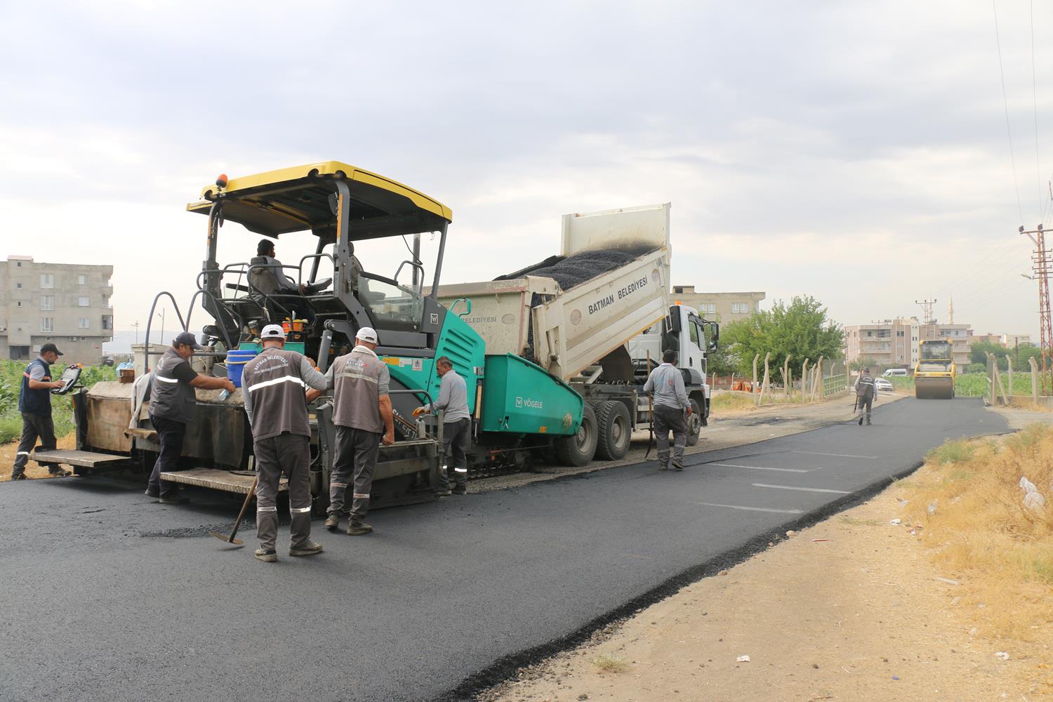 Üç mahalle asfaltlanıyor
