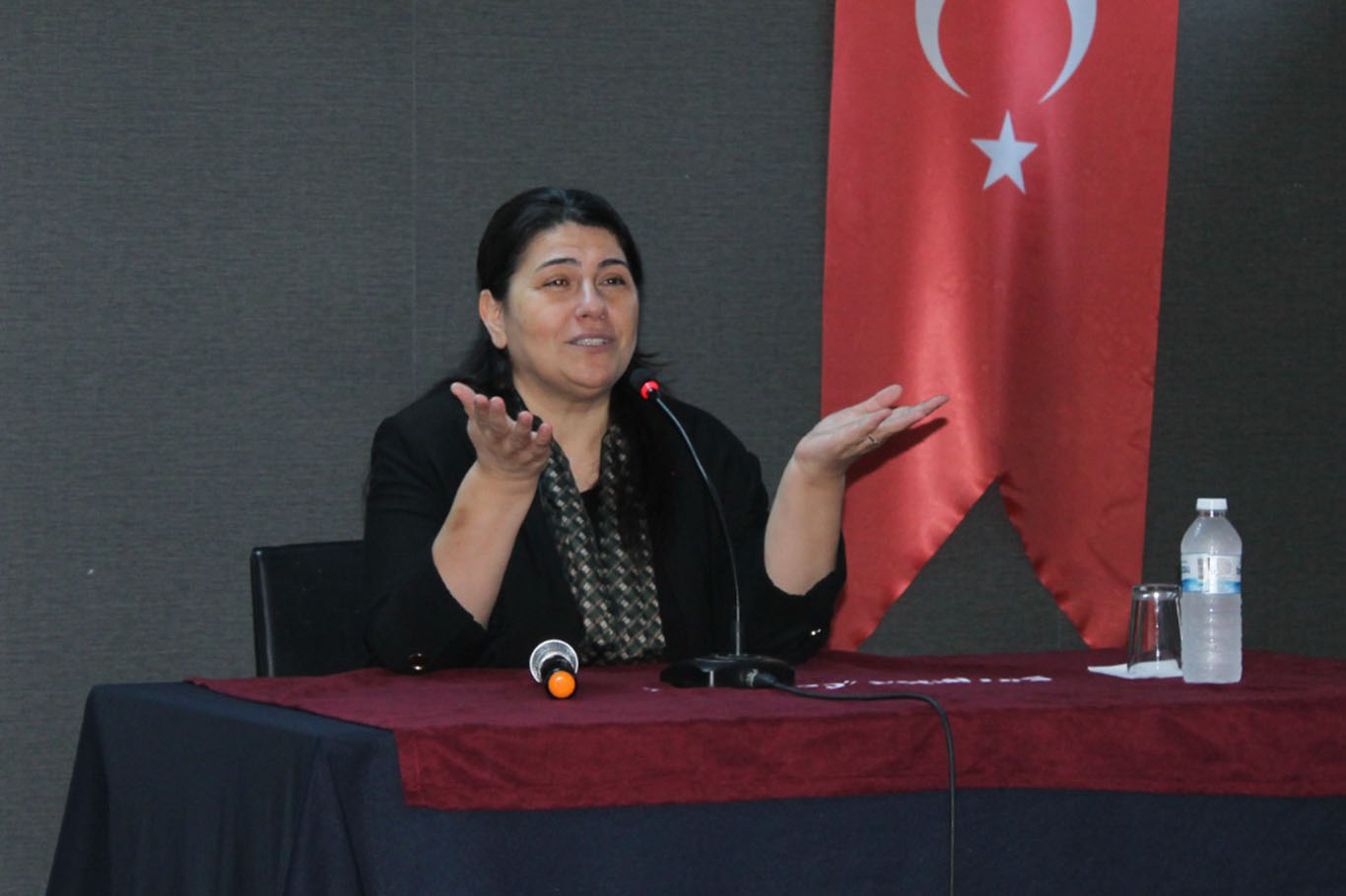 Vali eşi Canalp, Fen lisesi öğrencilerine ders verdi…