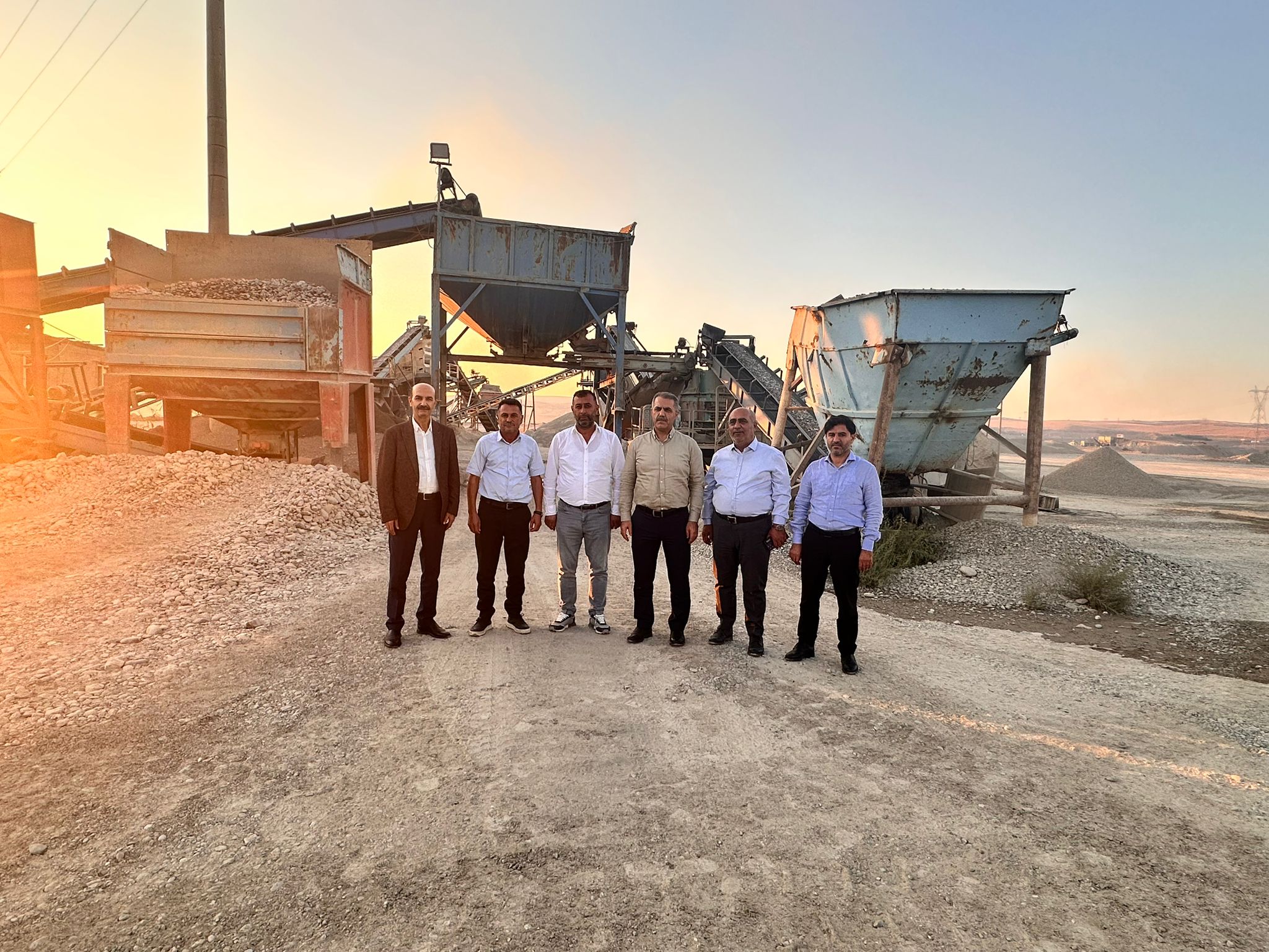 Başkan Şansi’den kum kırma tesisine ziyaret