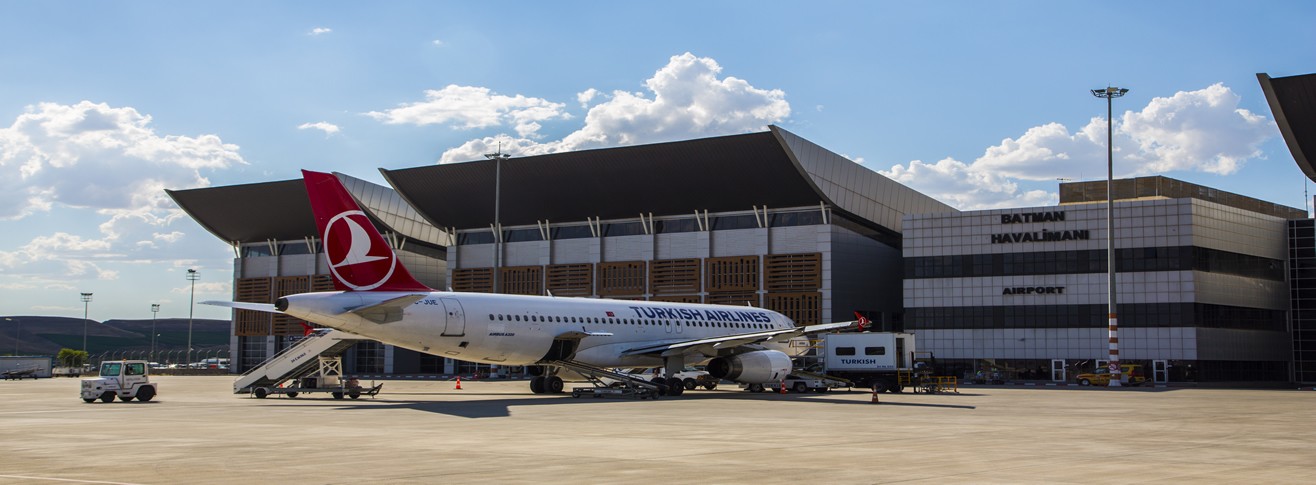 Batman uçuşları gündüze alınıyor