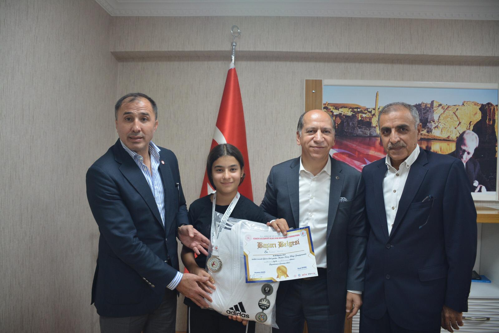 JUDO FEDERASYONU BAŞKANI GENÇLİKTEYDİ