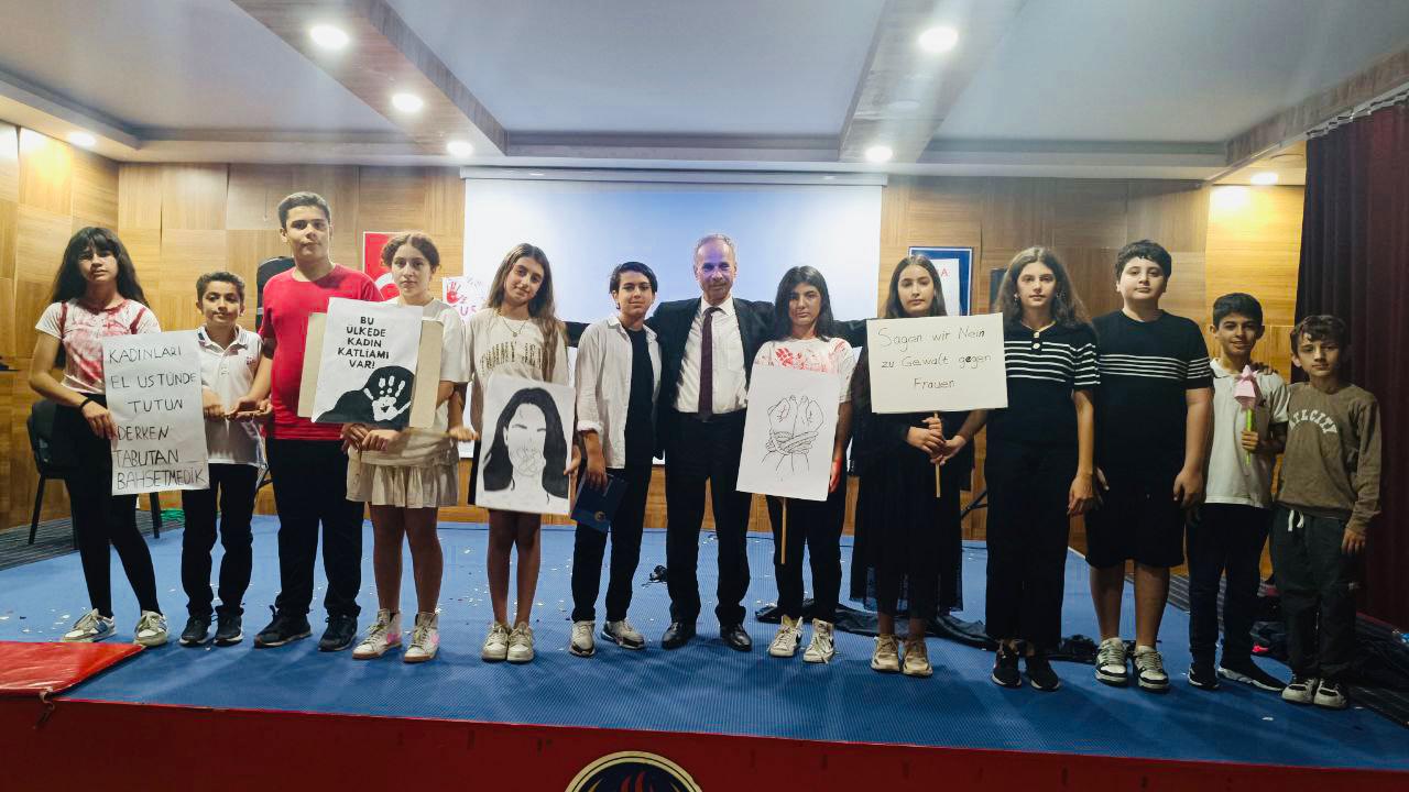 Öğrencilerin sunumu alkışlandı