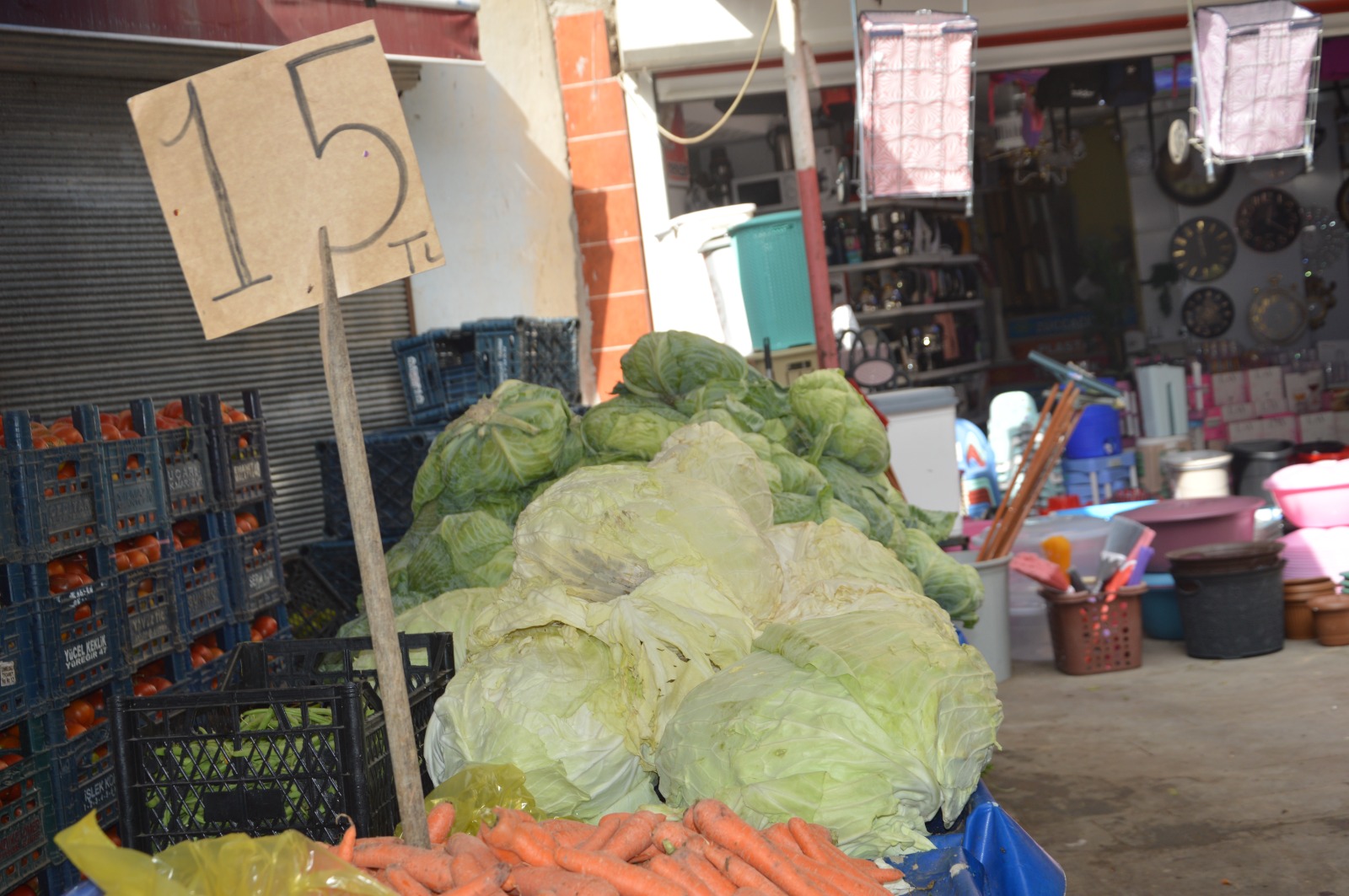 Pazarda beyaz lahana bereketi