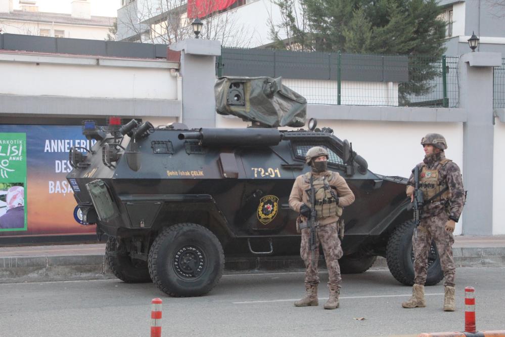 Şafak operasyonu: 3 gözaltı