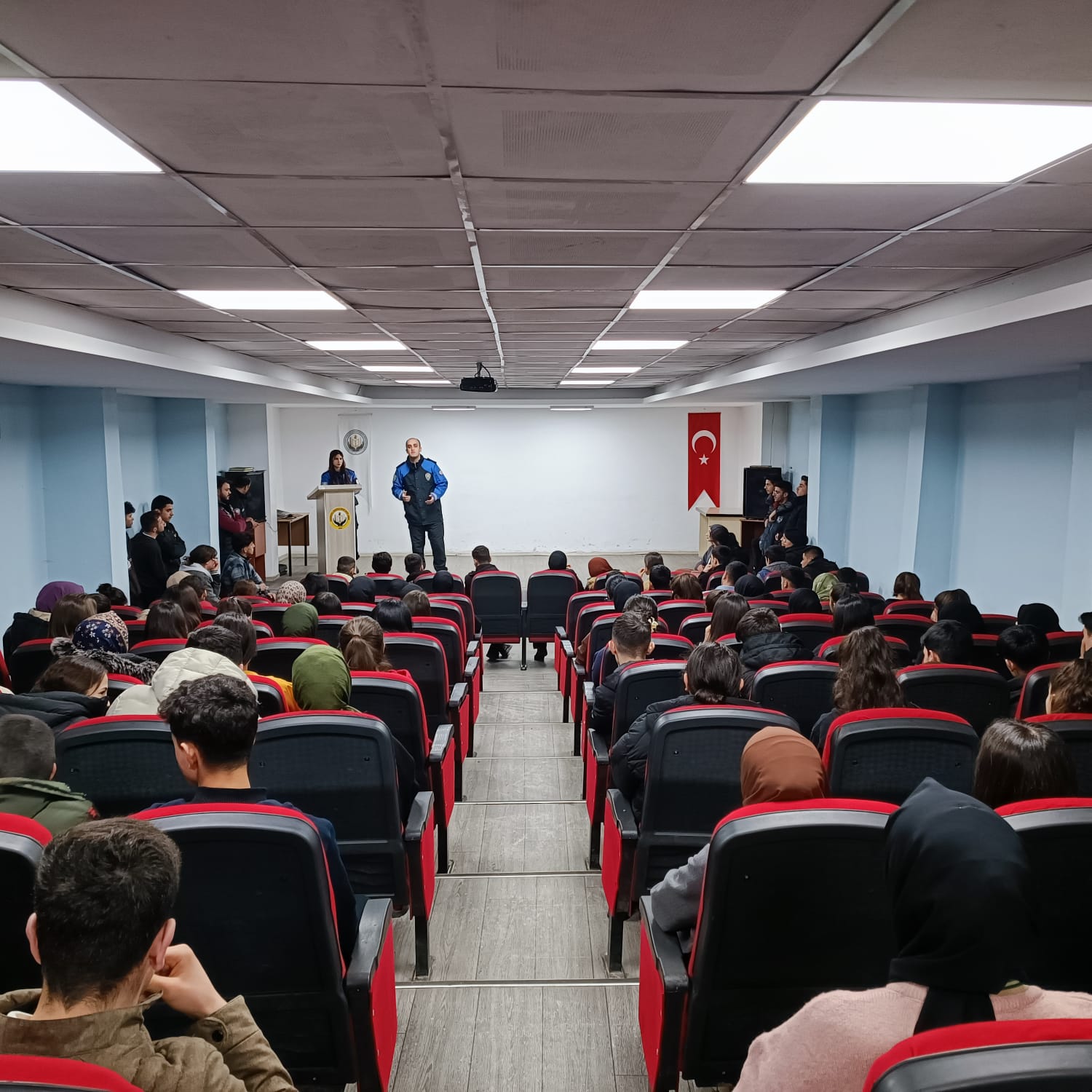 Sevenlerini üzen tayin