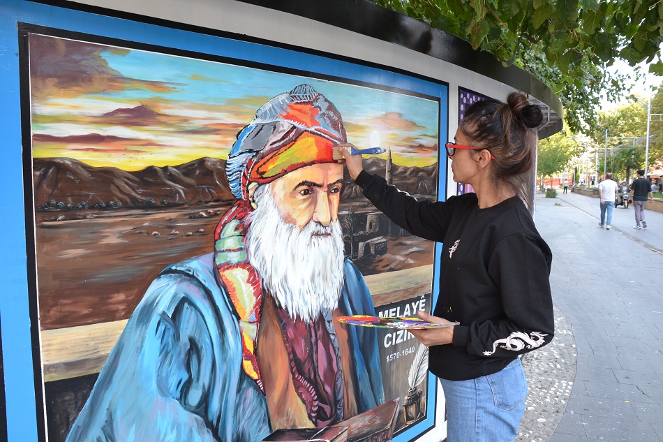 Ünlü Kürt simaları fırçasıyla resmetti