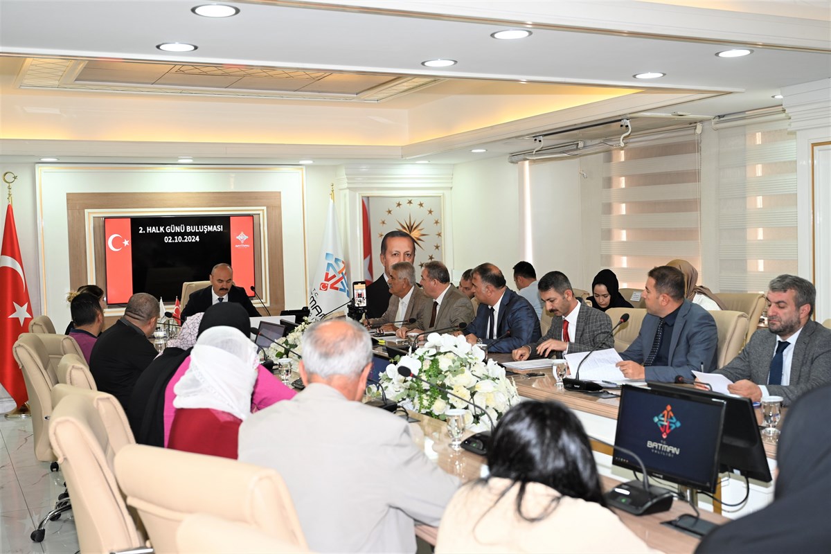 Vali Canalp, Halk Günü Toplantısında vatandaşları dinledi