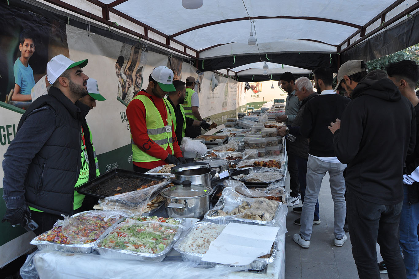 Yetim ve muhtaçlar yararına kermes
