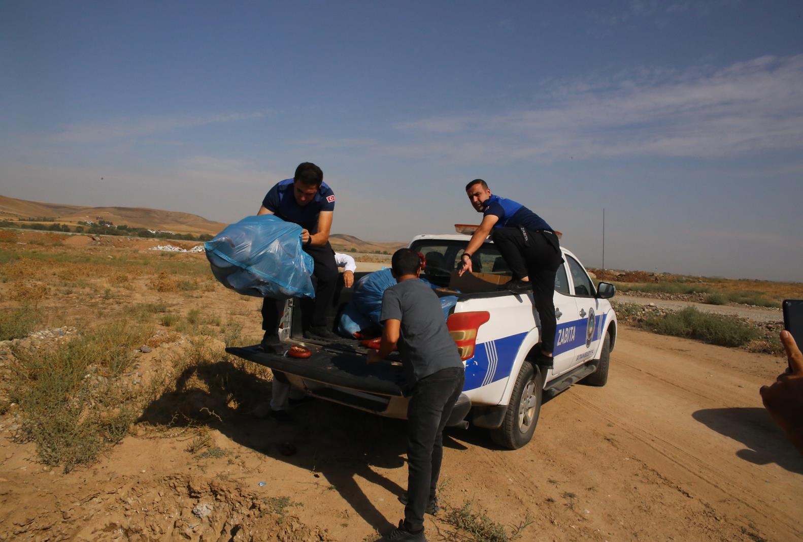 Zabıta tarihi geçmiş gıdaları imha etti