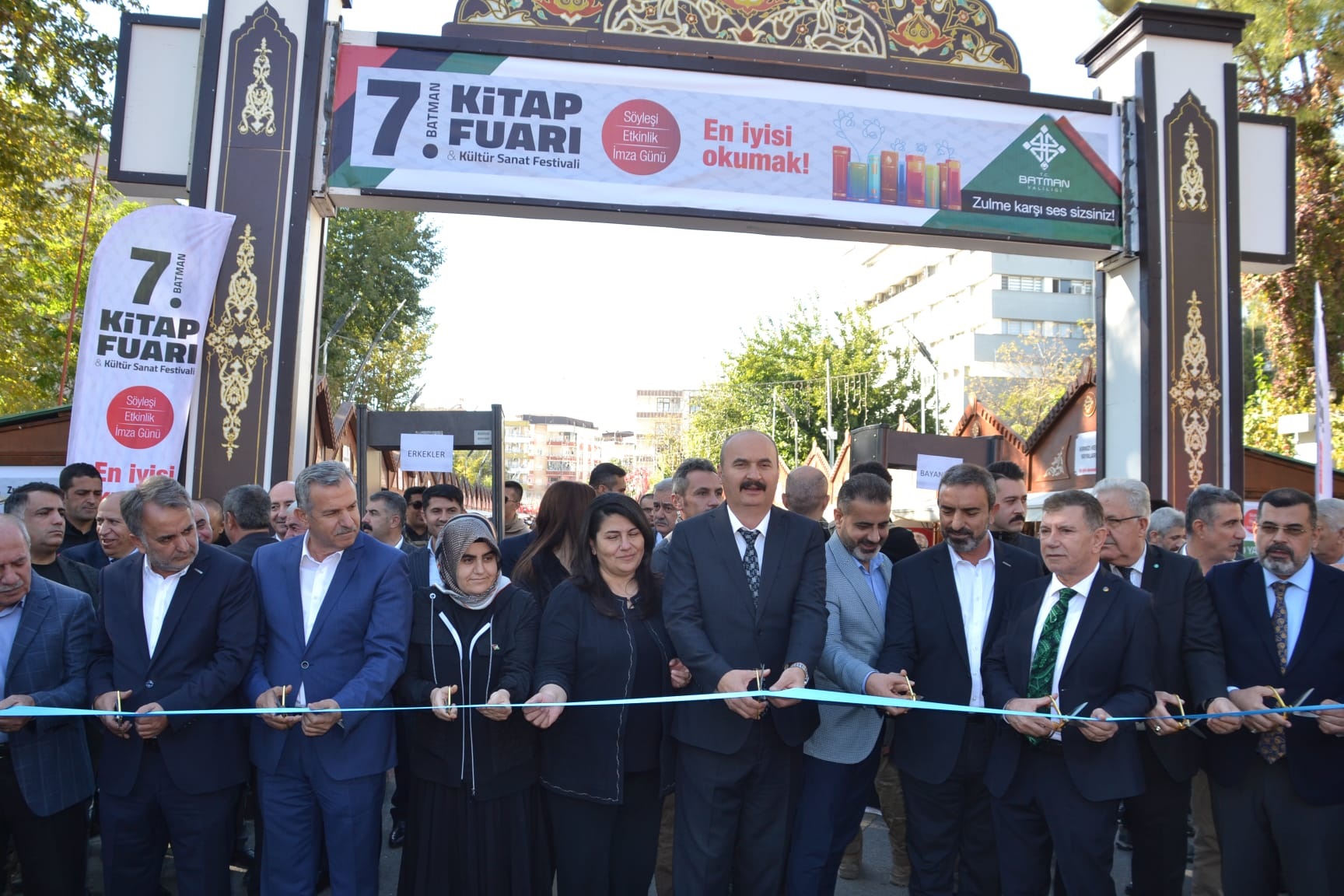 Kitap fuarı kitapseverlerle buluştu