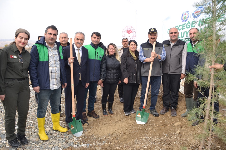 7 Bin fidan toprakla buluştu