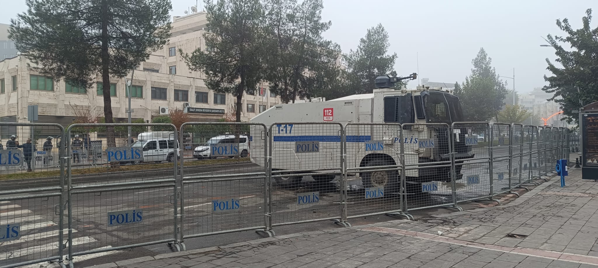 “Barikatların kaldırılması için çalışacağız”