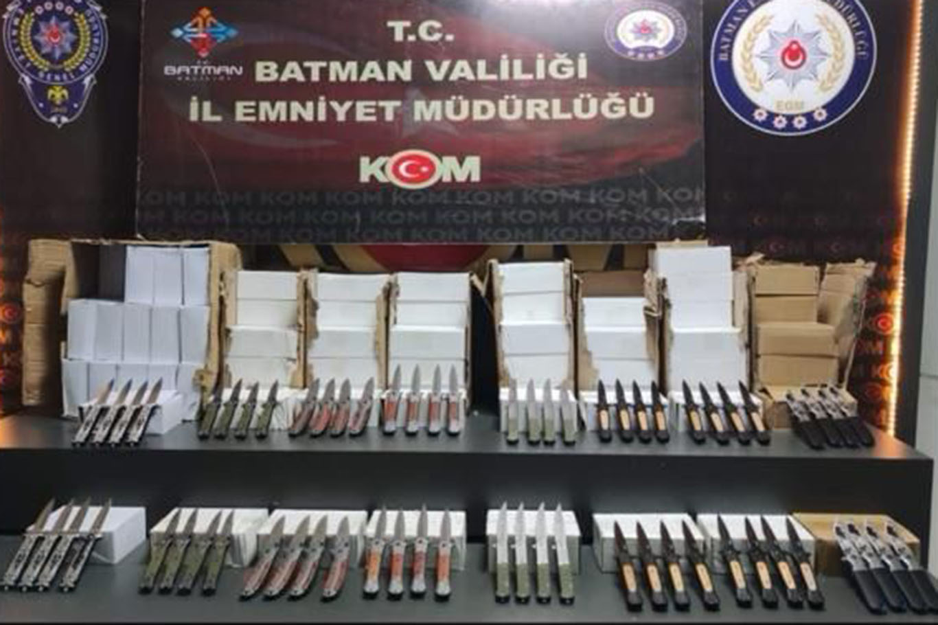 Bin 200 kaçak çakı ele geçirildi