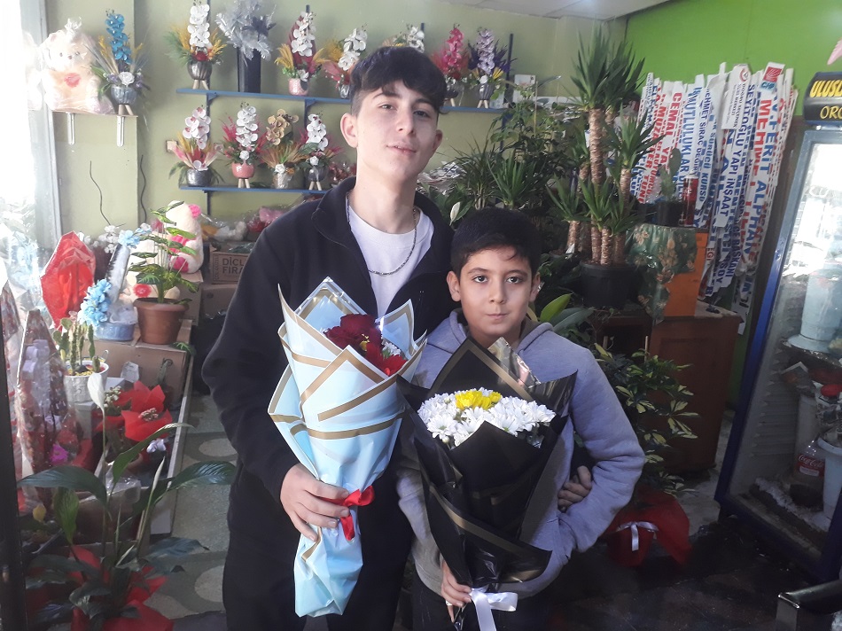 Çiçekçilerin ‘Pazar’ azizliği!