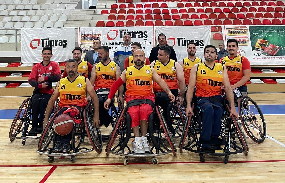 Engelli basketçiler, Muş’u ezdi geçti: 56-44