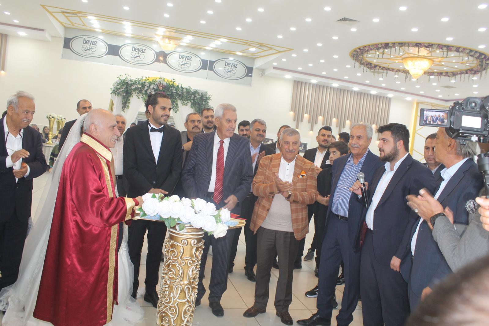 Gündem ve Ekinci ailelerinin mutlu günü