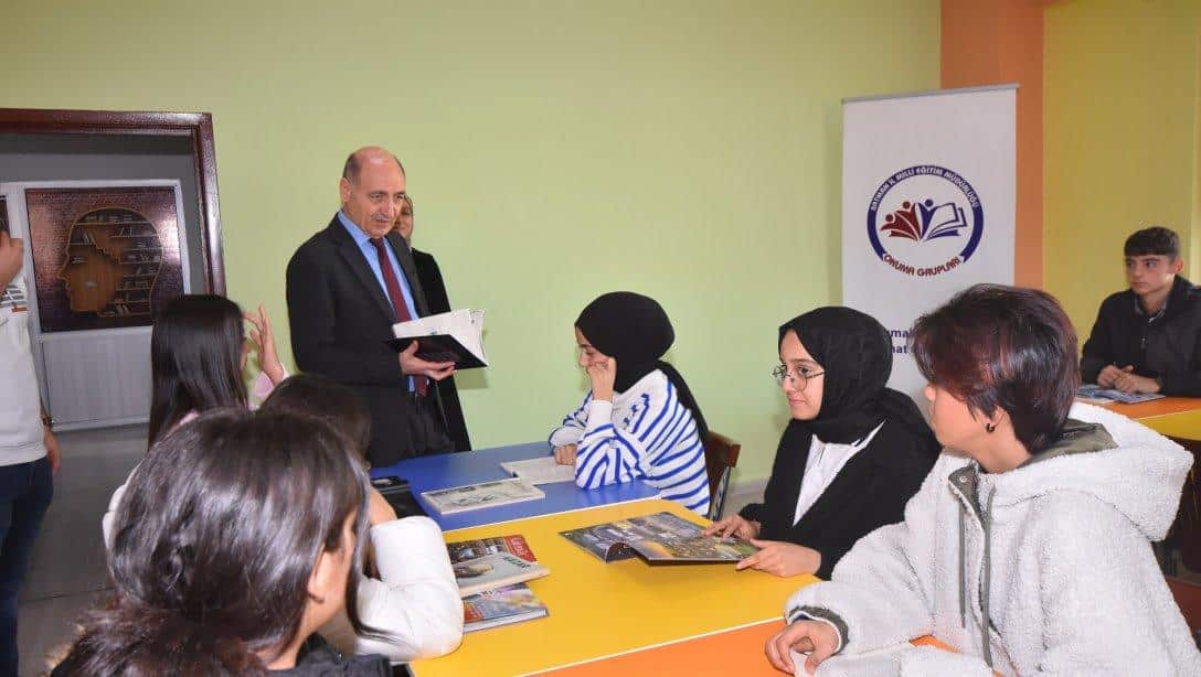 Kurtaran, öğrencilerle buluştu