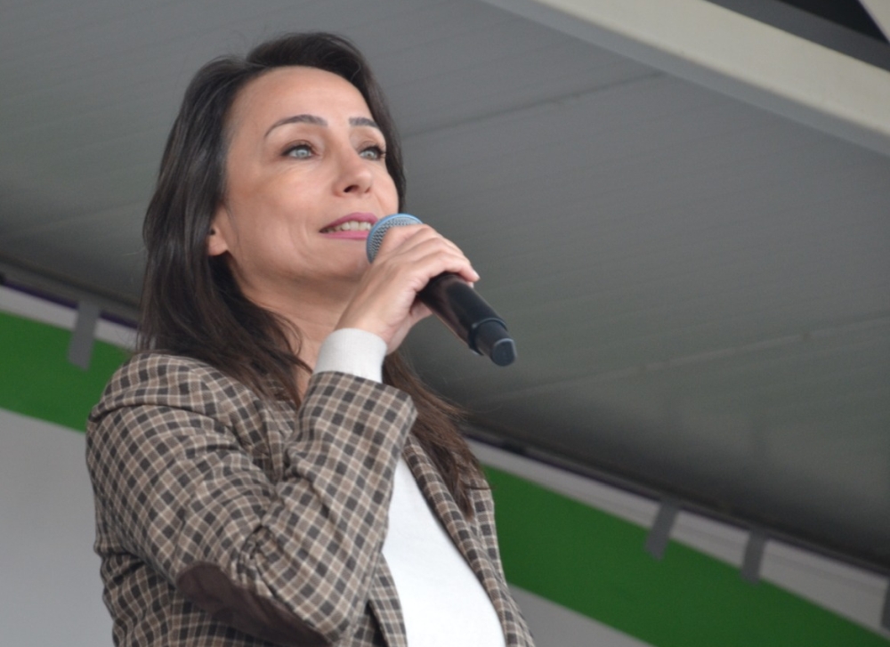 “Onurlu barışın yanındayız”