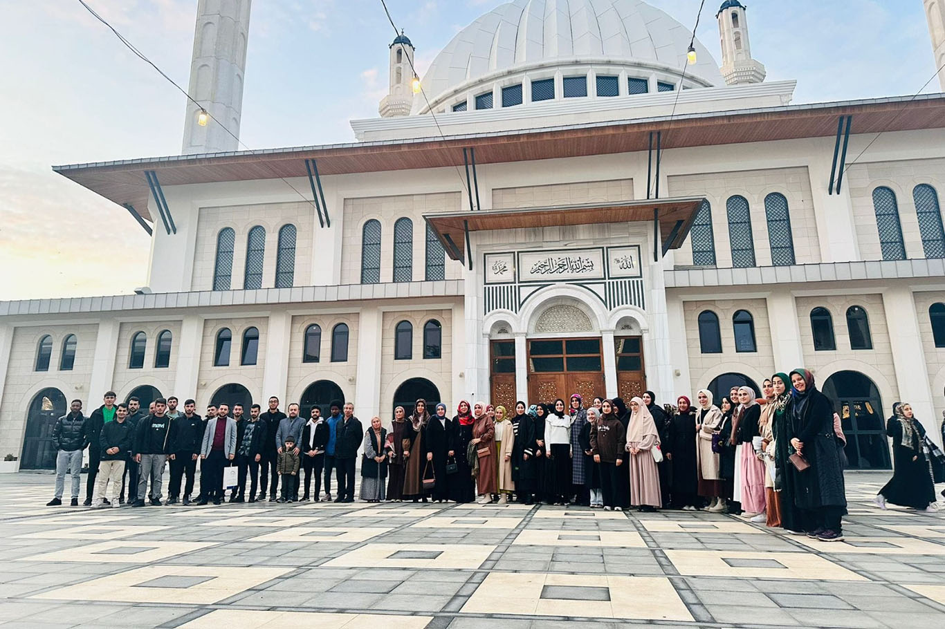 Sabah namazında buluşuyorlar