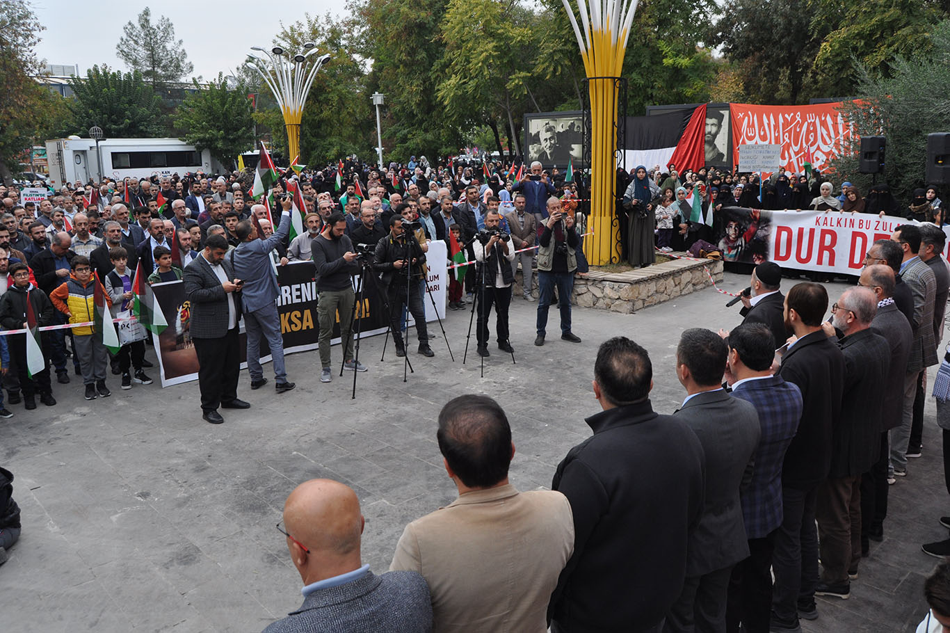 Soykırımı ‘tel’in ettiler