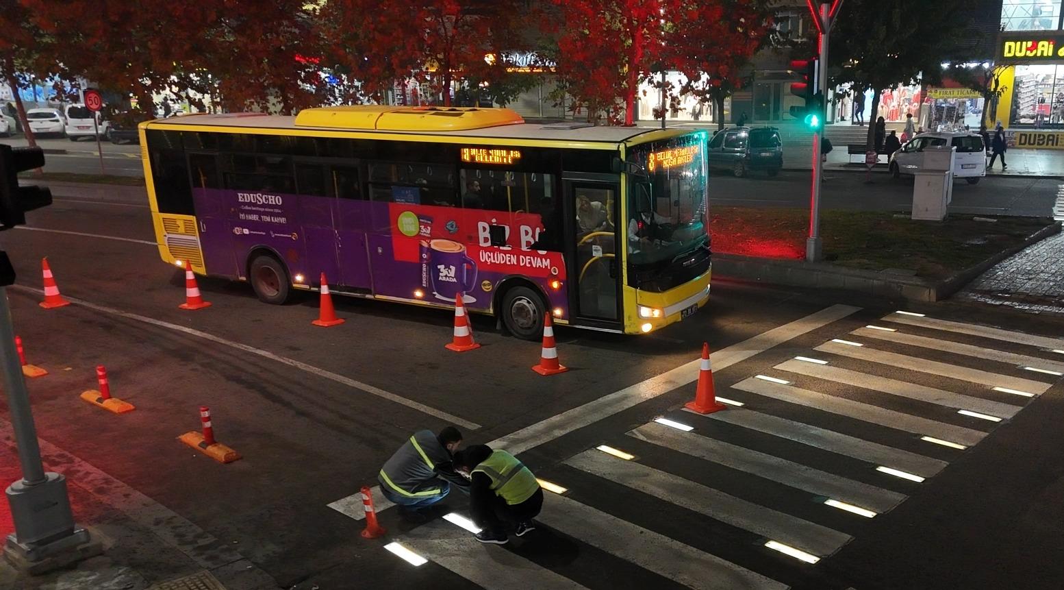 24 Noktaya ledli yaya geçidi