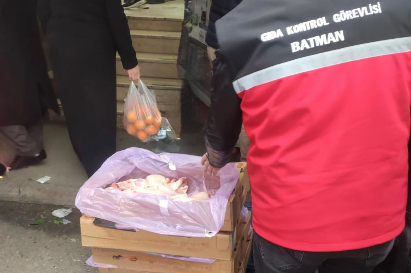 Açıkta tavuk satanlara ceza