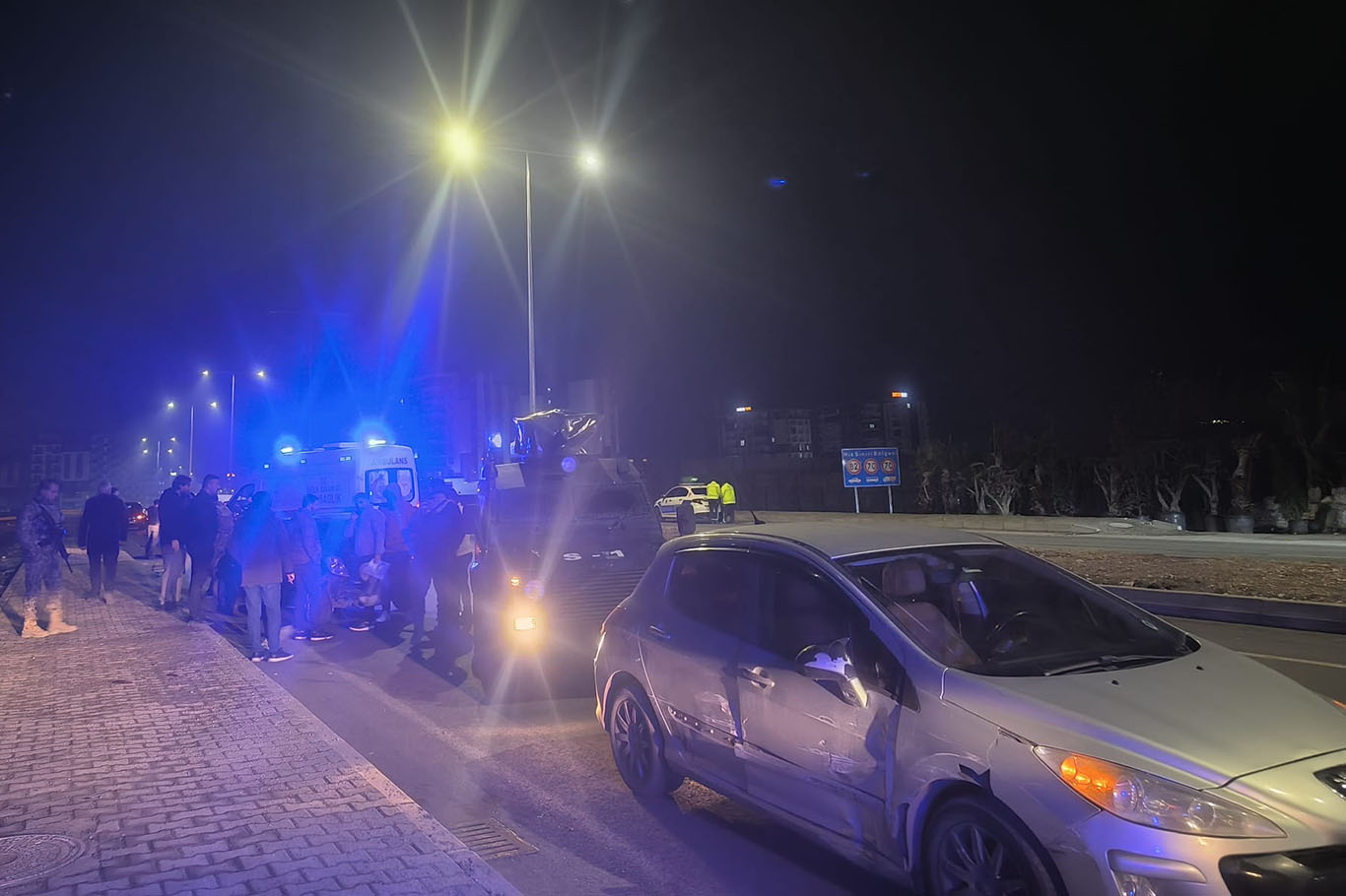 Araçlar birbirine girdi: 7 yaralı