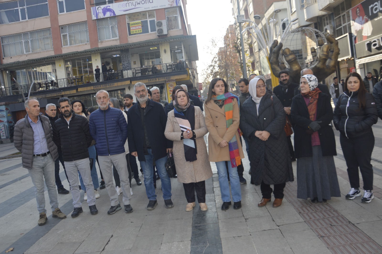 Belediyeye gidişleri engellendi