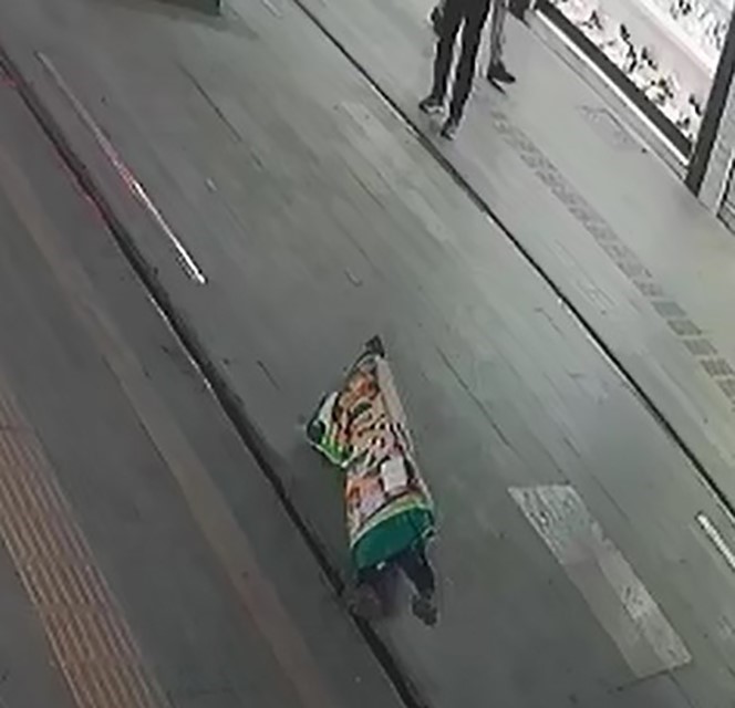 Boğulma tehlikesi geçiren çocuğu kurtardı