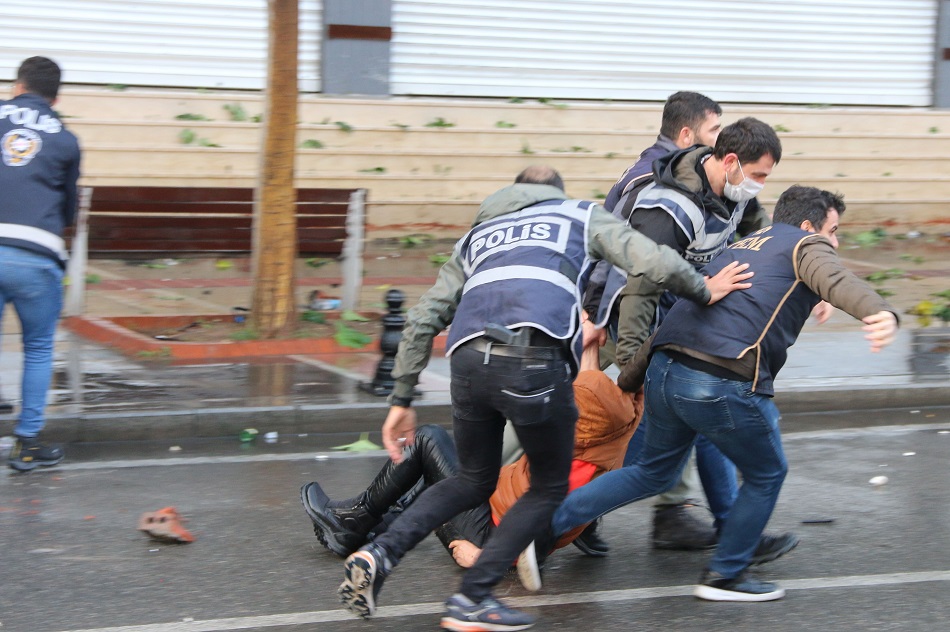 “Hak ihlalleri tarihe kara leke olarak geçecek”