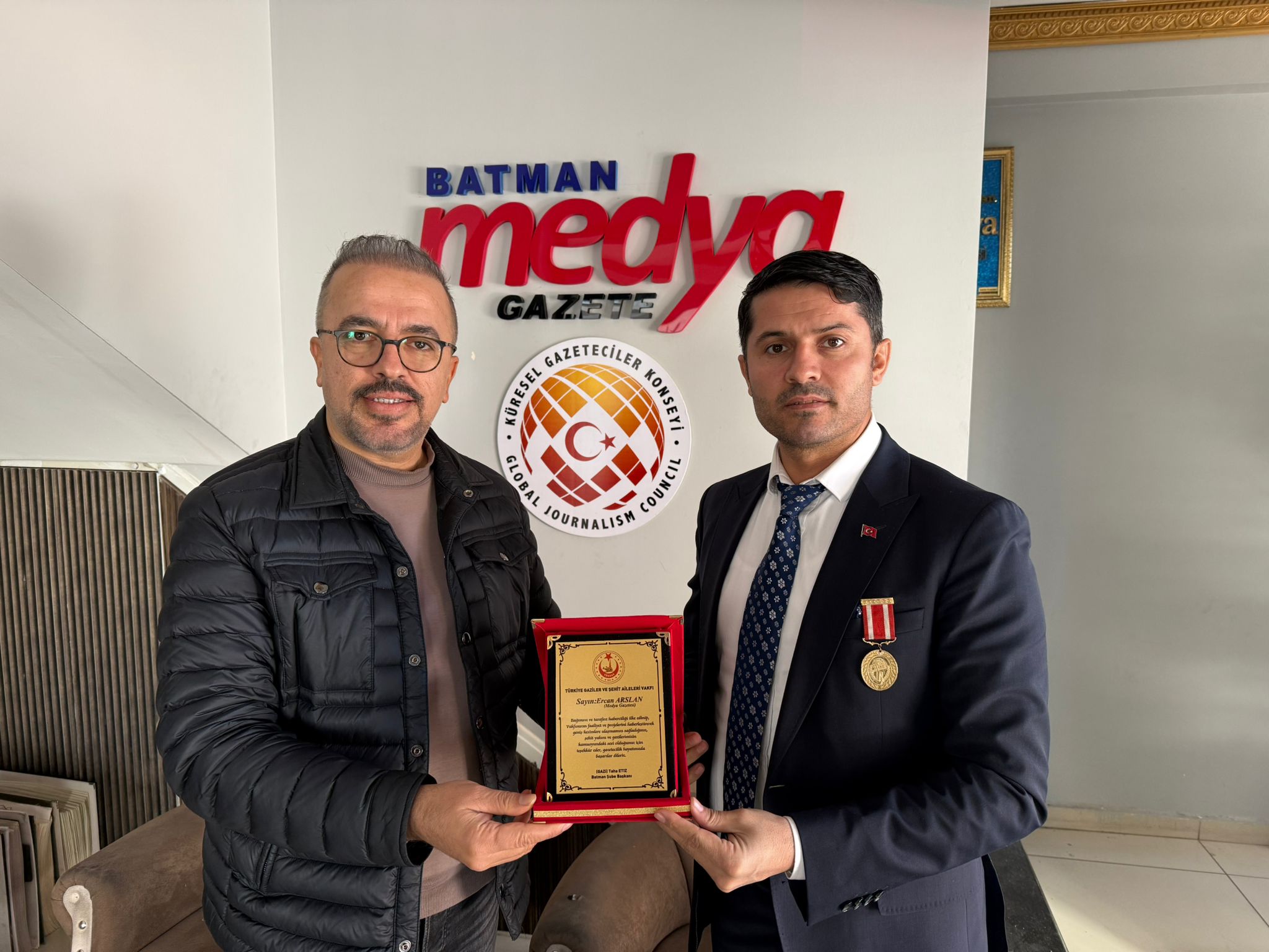 TÜGŞAV’dan Medya’ya plaket