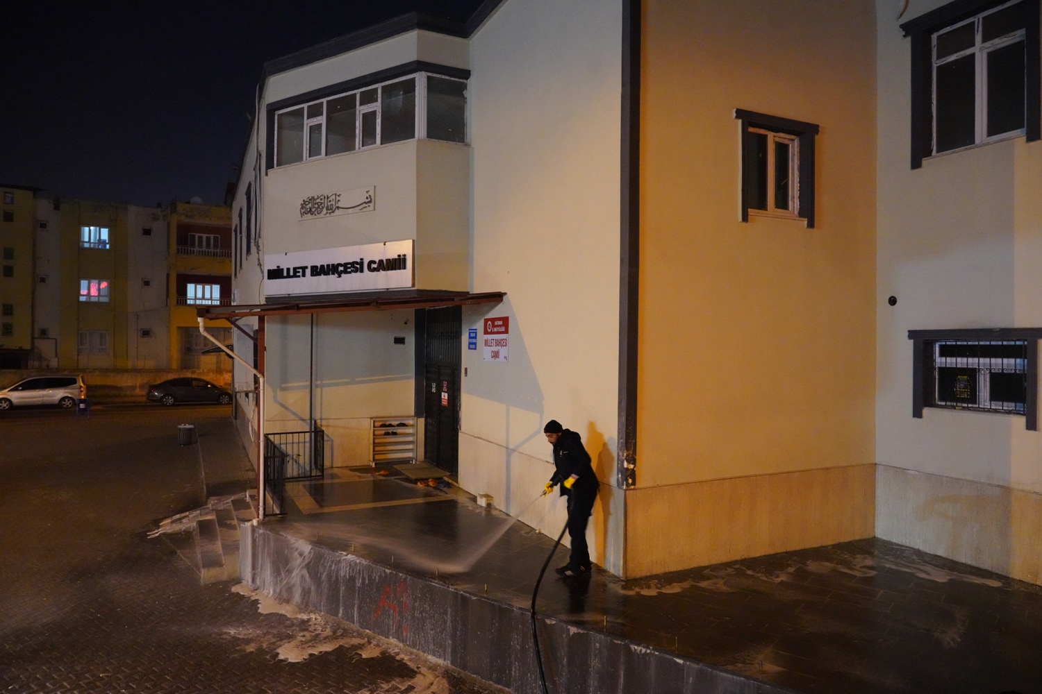 Taziye evlerinin dış mekanları yıkanıyor