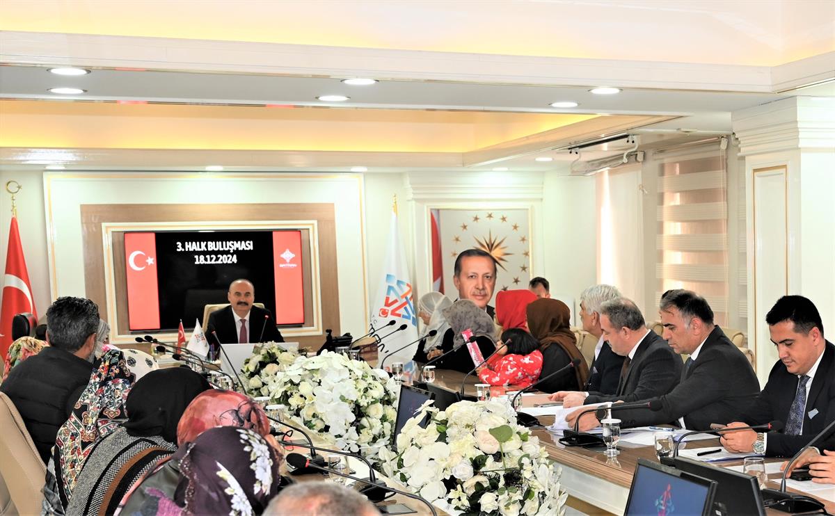 Vatandaşların istek ve şikayetlerini dinledi