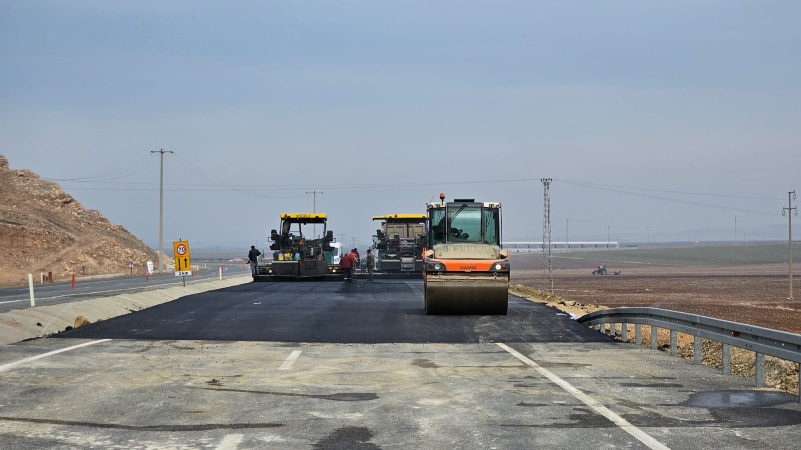 YOL ÇALIŞMASINDA SONA GELİNDİ