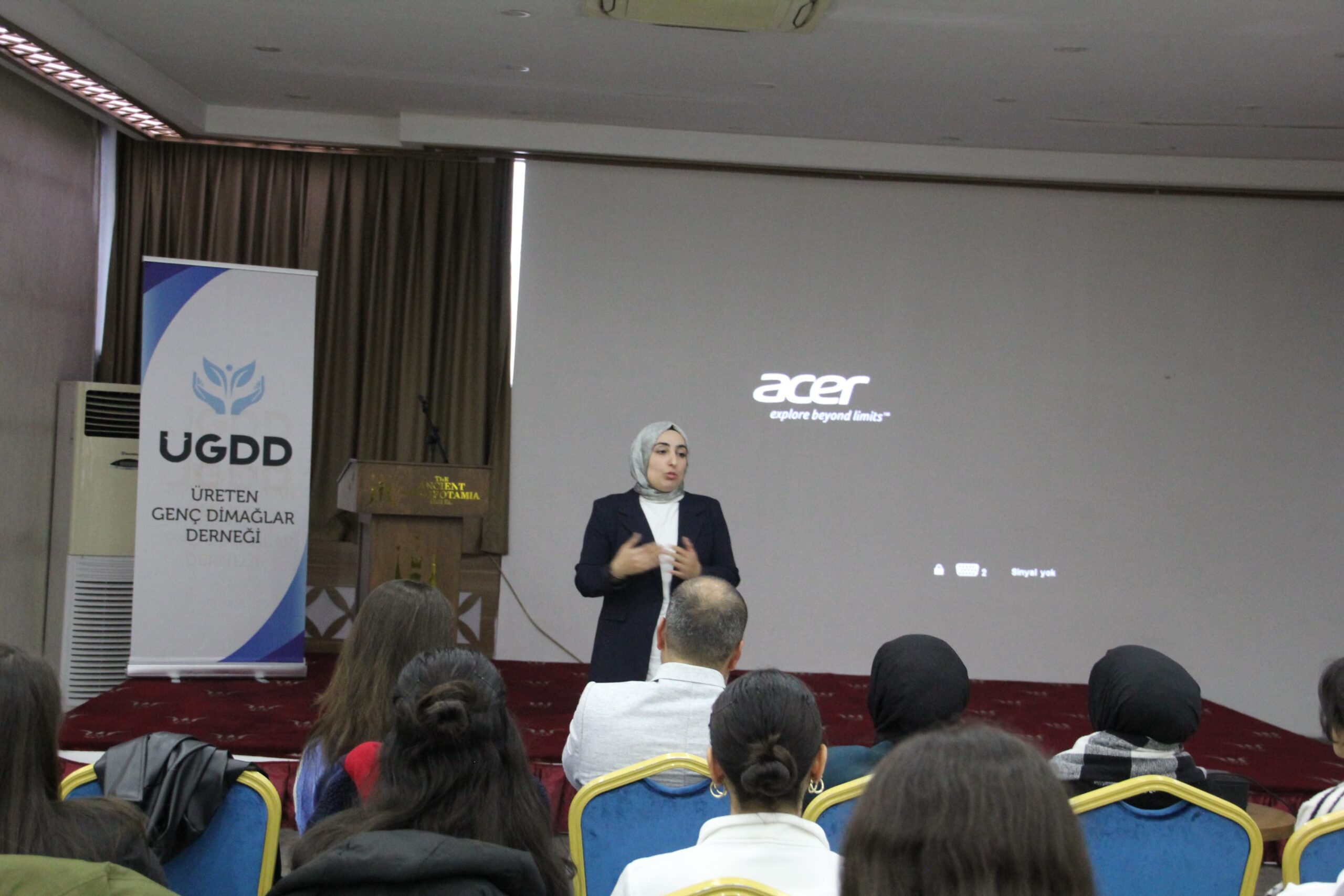 Yazar Demirhan’dan seminer