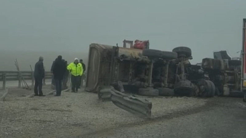 Yoğun sis kazaya yol açtı