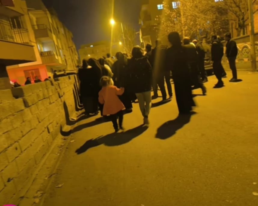 Ateş Yakma Tartışması Kavgaya Dönüştü